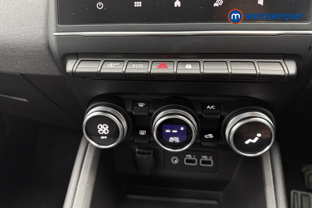 Renault Clio Evolution Manual Petrol Hatchback - Stock Number (1564988) - 9th supplementary image