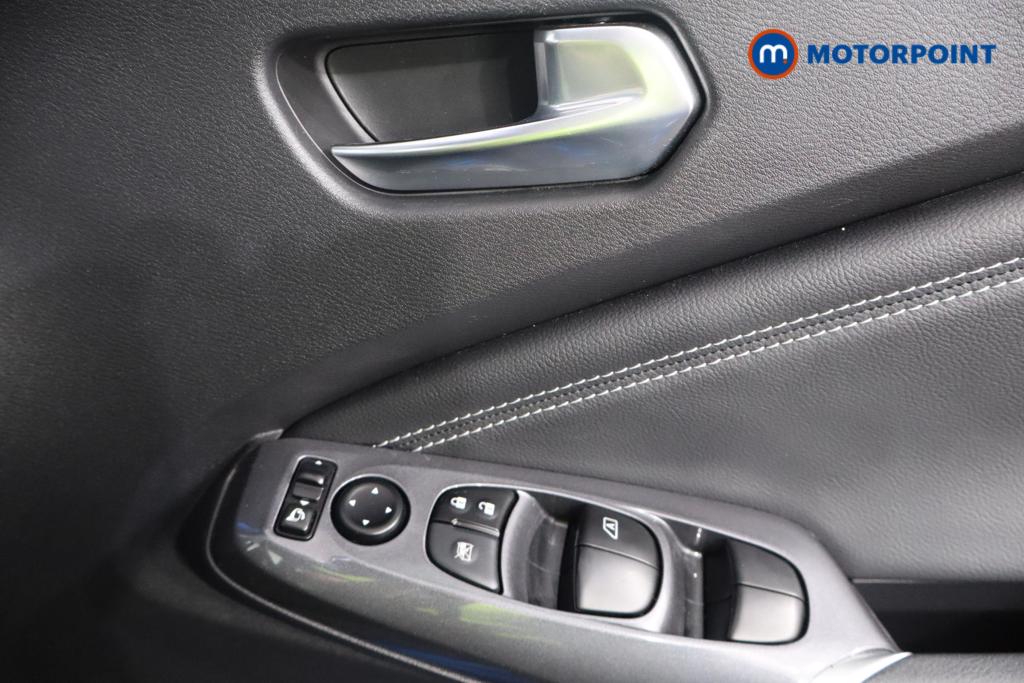 Nissan Juke N-Connecta Automatic Petrol SUV - Stock Number (1564996) - 13th supplementary image