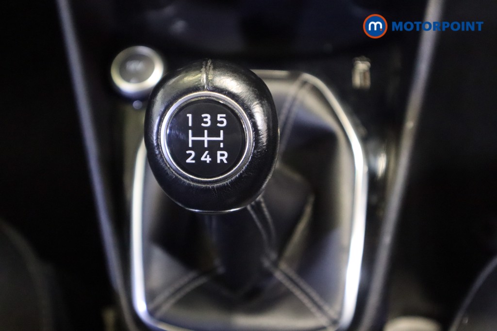 Ford Fiesta Zetec Manual Petrol Hatchback - Stock Number (1565032) - 5th supplementary image
