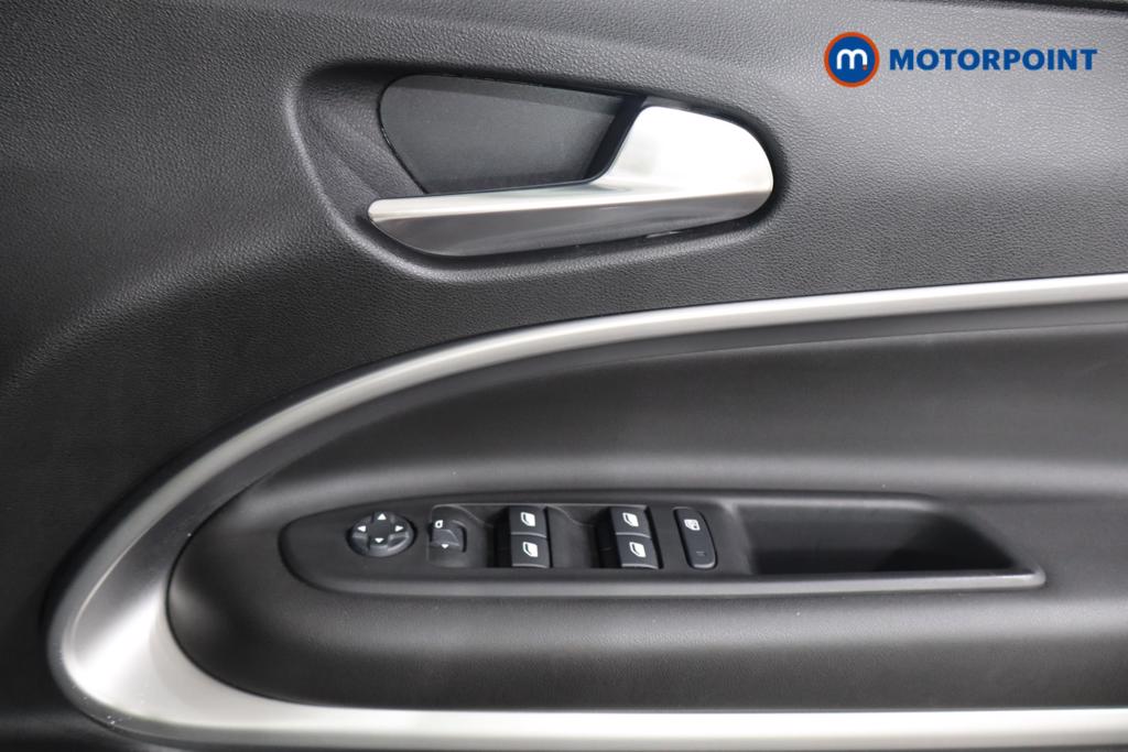 Jeep Avenger Altitude Manual Petrol SUV - Stock Number (1565165) - 13th supplementary image