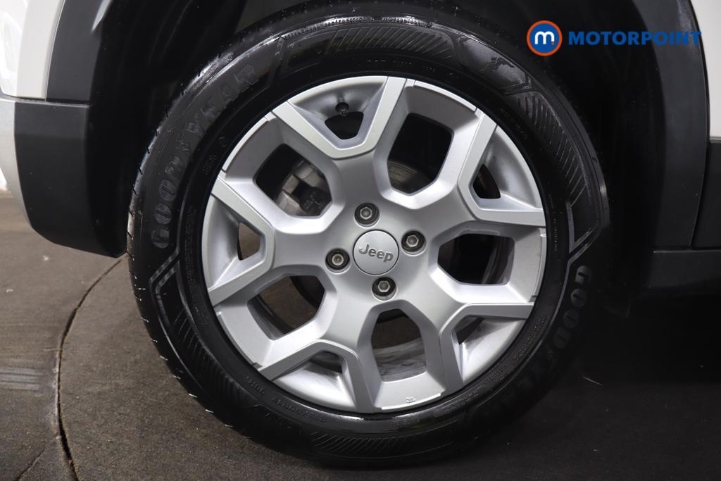 Jeep Avenger Altitude Manual Petrol SUV - Stock Number (1565165) - 21st supplementary image