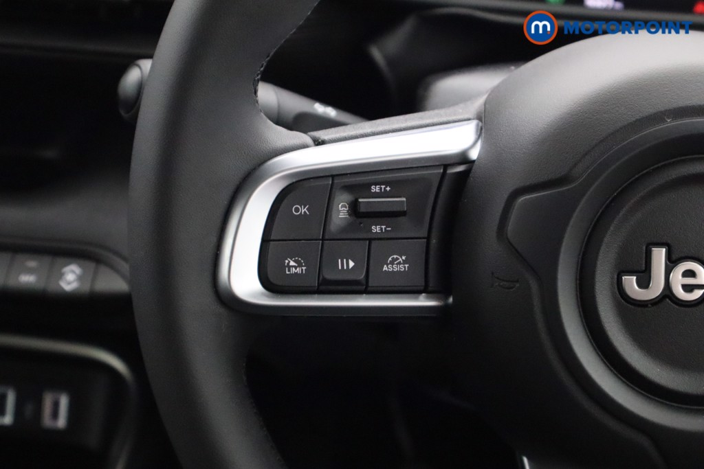 Jeep Avenger Altitude Manual Petrol SUV - Stock Number (1565189) - 4th supplementary image
