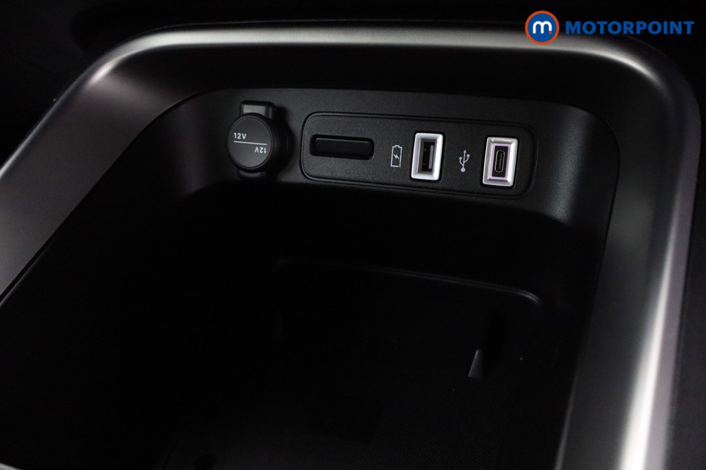 Jeep Avenger Altitude Manual Petrol SUV - Stock Number (1565189) - 11th supplementary image