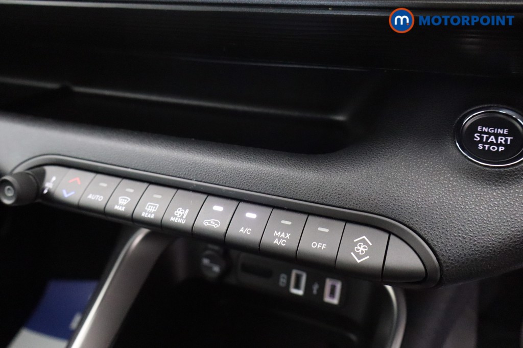 Jeep Avenger Altitude Manual Petrol SUV - Stock Number (1565189) - 12th supplementary image