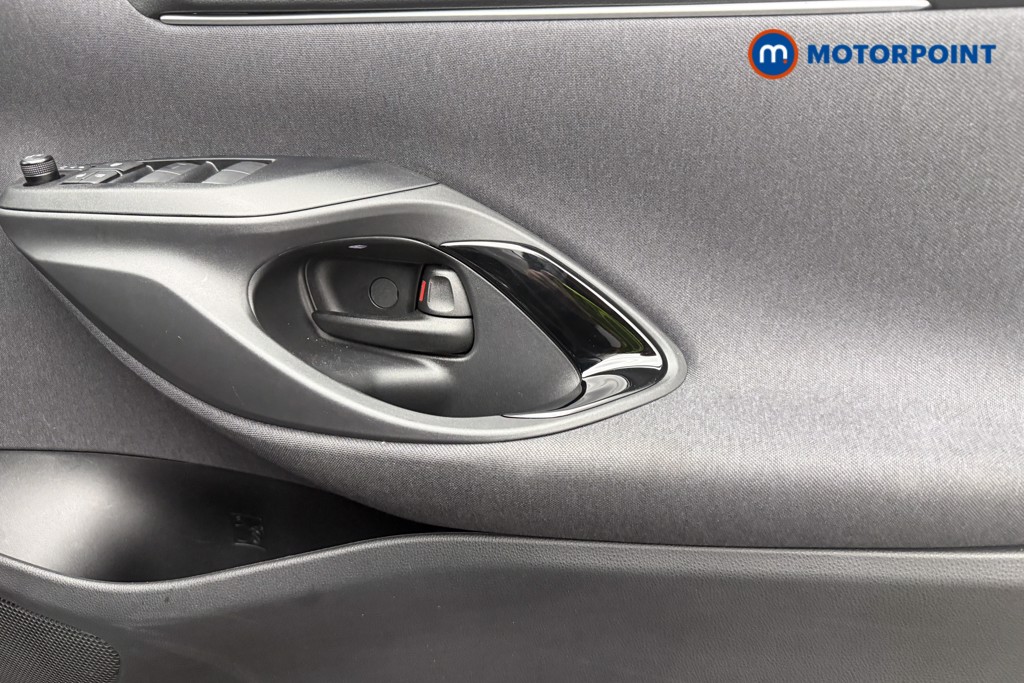 Toyota Yaris Excel Automatic Petrol-Electric Hybrid Hatchback - Stock Number (1565228) - 18th supplementary image