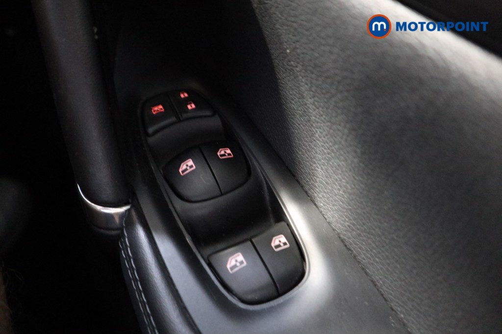 Nissan Qashqai Tekna-Plus Automatic Diesel SUV - Stock Number (1565916) - 6th supplementary image