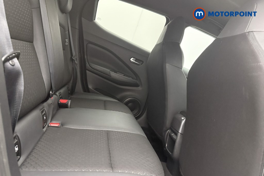 Nissan Juke N-Connecta Manual Petrol SUV - Stock Number (1566108) - 9th supplementary image