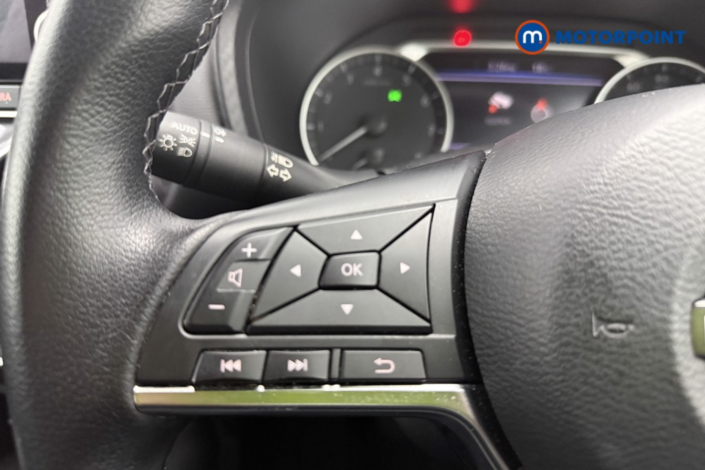 Nissan Juke N-Connecta Manual Petrol SUV - Stock Number (1566108) - 14th supplementary image