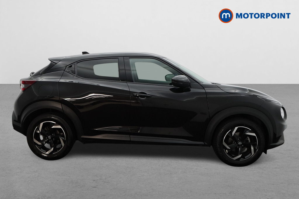 Nissan Juke N-Connecta Manual Petrol SUV - Stock Number (1566108) - Drivers side