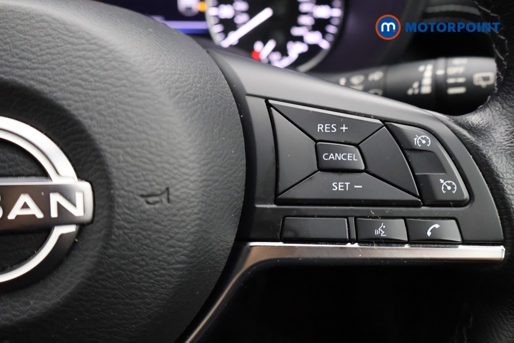 Nissan Juke N-Connecta Manual Petrol SUV - Stock Number (1566122) - 3rd supplementary image