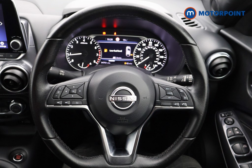 Nissan Juke N-Connecta Manual Petrol SUV - Stock Number (1566122) - 1st supplementary image