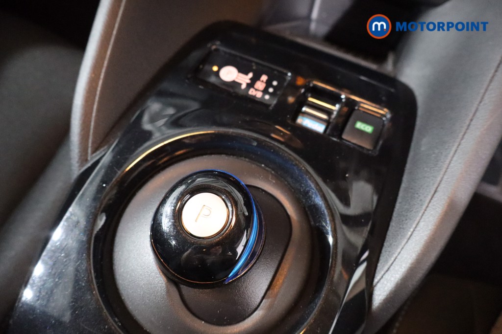 Nissan Leaf N-Connecta Automatic Electric Hatchback - Stock Number (1566936) - 14th supplementary image