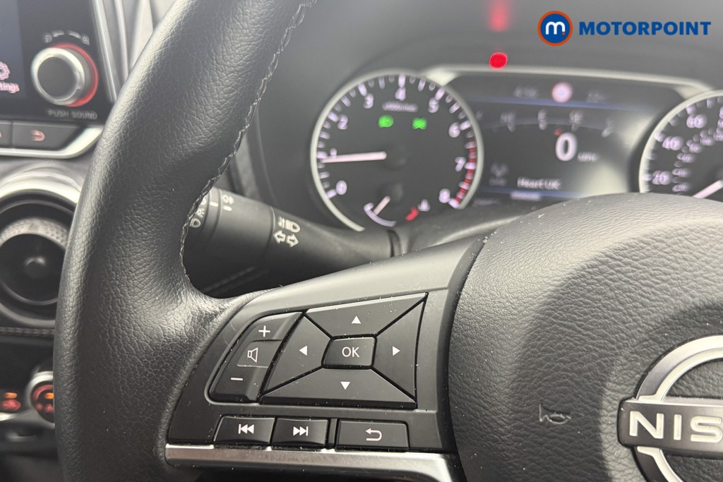 Nissan Juke N-Connecta Manual Petrol SUV - Stock Number (1566956) - 11th supplementary image