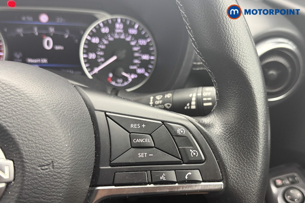 Nissan Juke N-Connecta Manual Petrol SUV - Stock Number (1566956) - 12th supplementary image