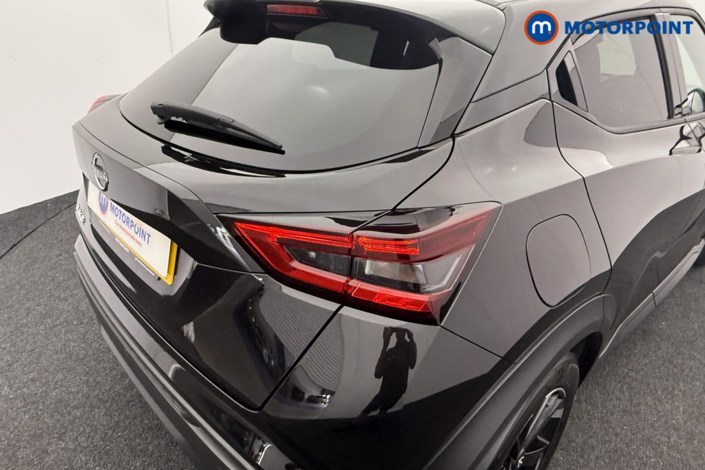 Nissan Juke N-Connecta Manual Petrol SUV - Stock Number (1566956) - 23rd supplementary image