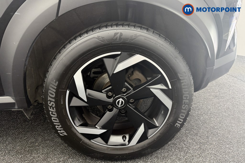Nissan Juke N-Connecta Manual Petrol SUV - Stock Number (1566956) - 30th supplementary image