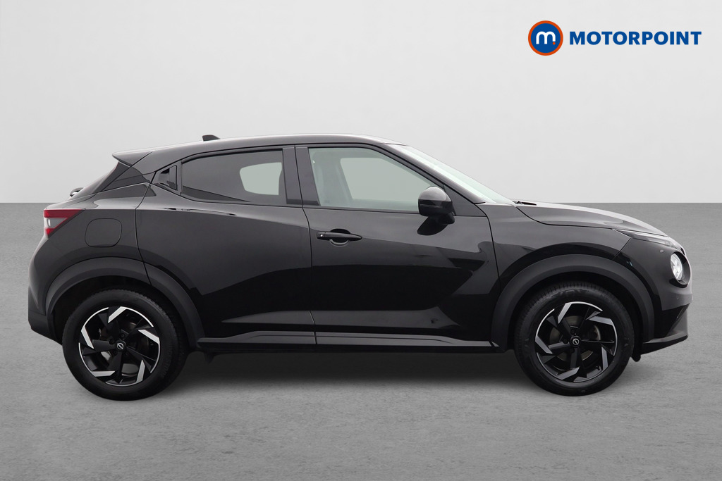 Nissan Juke N-Connecta Manual Petrol SUV - Stock Number (1566956) - Drivers side
