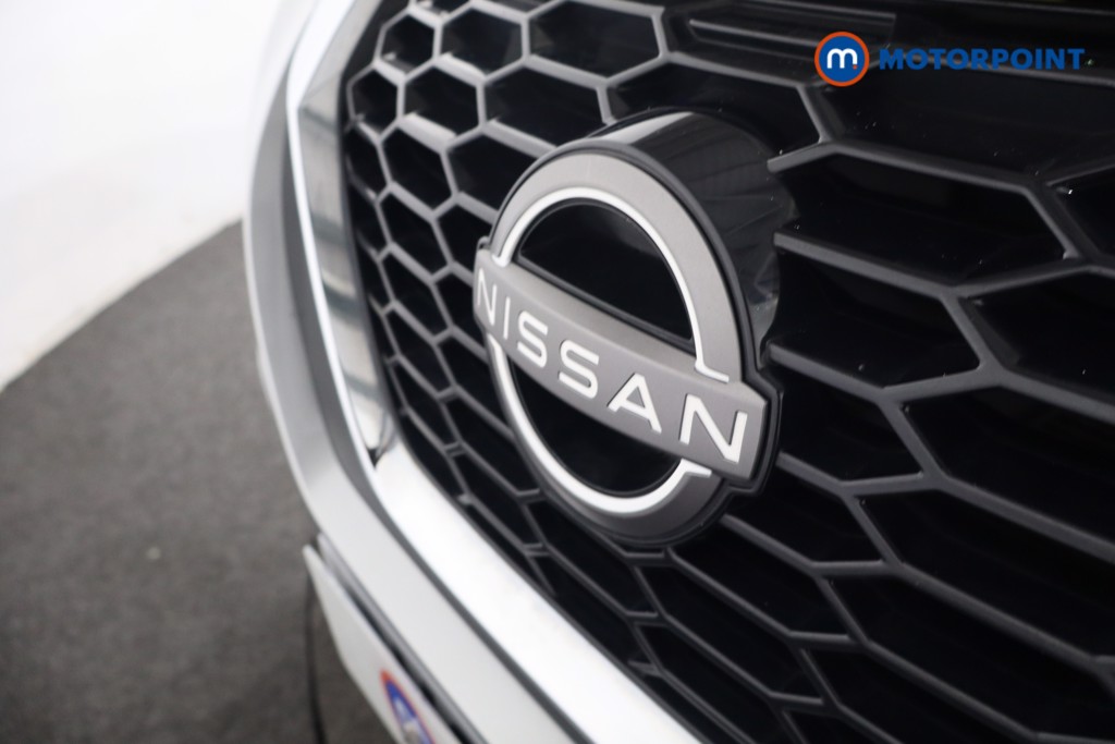 Nissan Juke N-Connecta Manual Petrol SUV - Stock Number (1566981) - 25th supplementary image