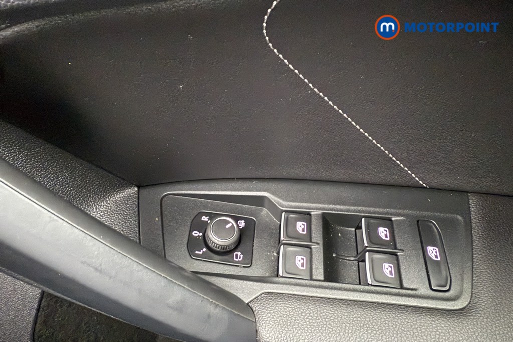 Volkswagen Tiguan R-Line Automatic Petrol SUV - Stock Number (1566993) - 15th supplementary image