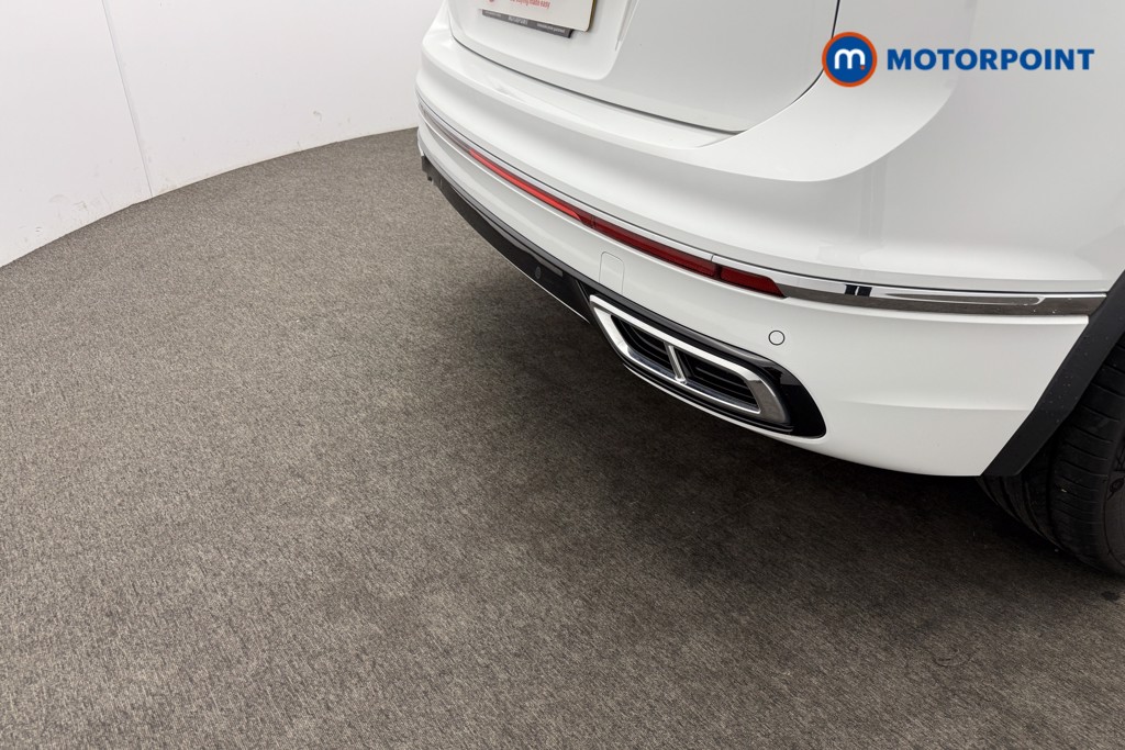 Volkswagen Tiguan R-Line Automatic Petrol SUV - Stock Number (1566993) - 23rd supplementary image