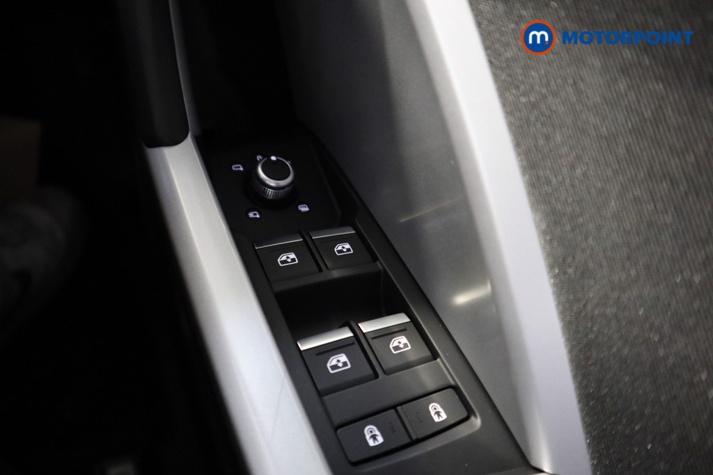 Audi Q3 Sport Automatic Petrol SUV - Stock Number (1567791) - 6th supplementary image