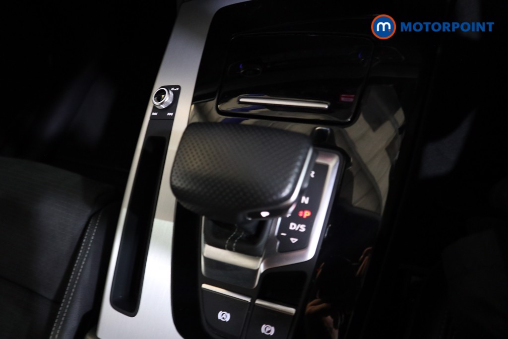 Audi Q5 S Line Automatic Petrol Plug-In Hybrid SUV - Stock Number (1568009) - 9th supplementary image