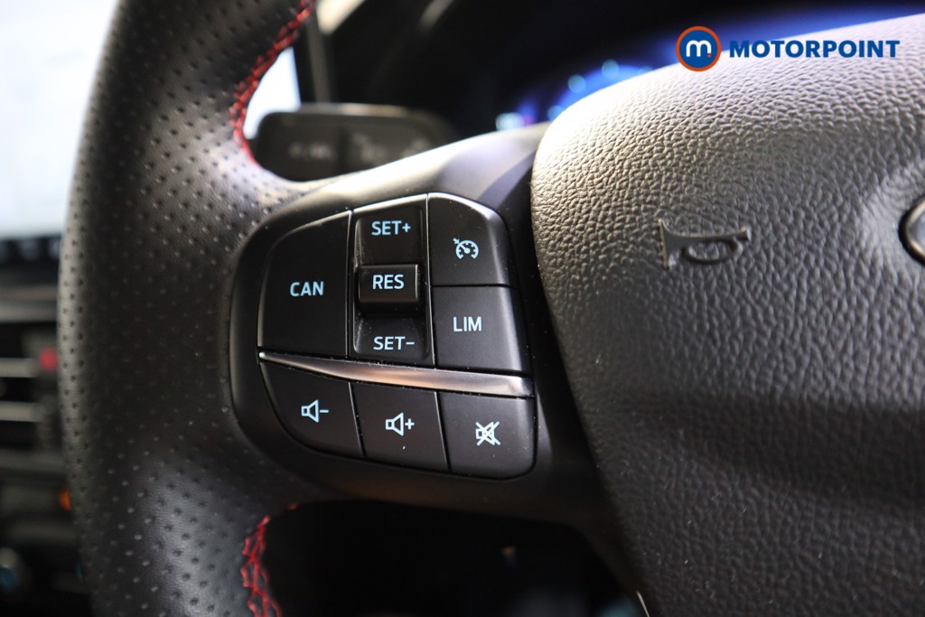 Ford Focus St-Line Vignale Manual Petrol-Electric Hybrid Hatchback - Stock Number (1568263) - 4th supplementary image