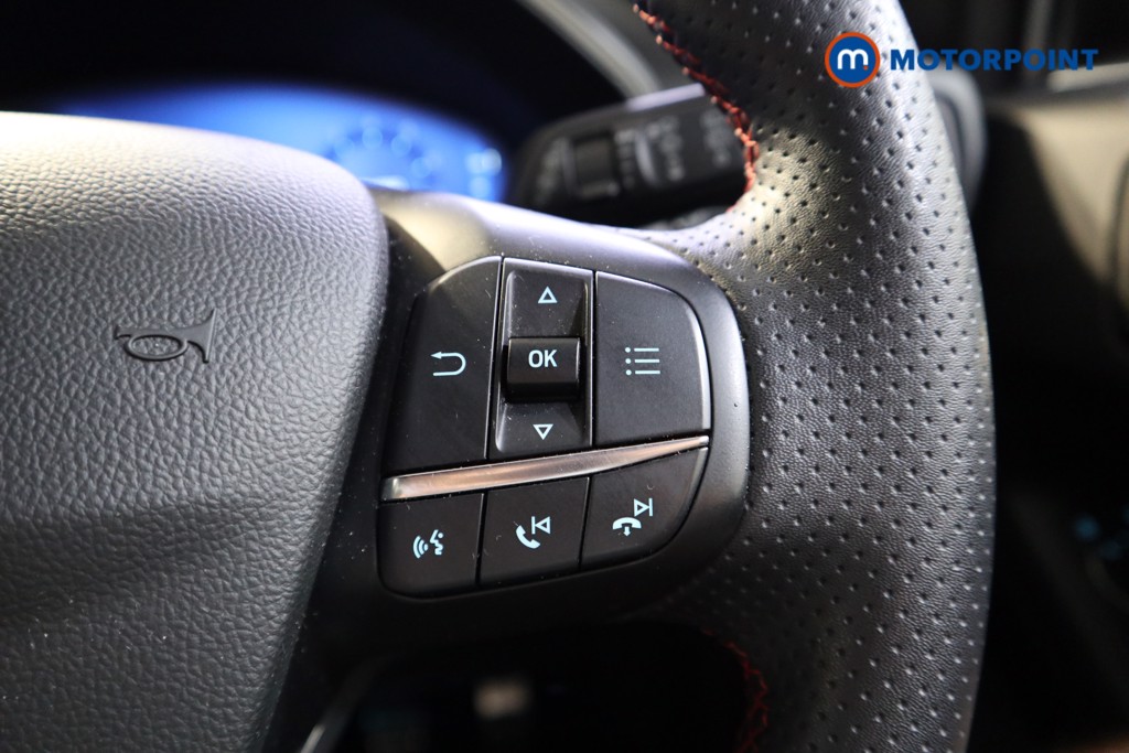 Ford Focus St-Line Vignale Manual Petrol-Electric Hybrid Hatchback - Stock Number (1568263) - 5th supplementary image