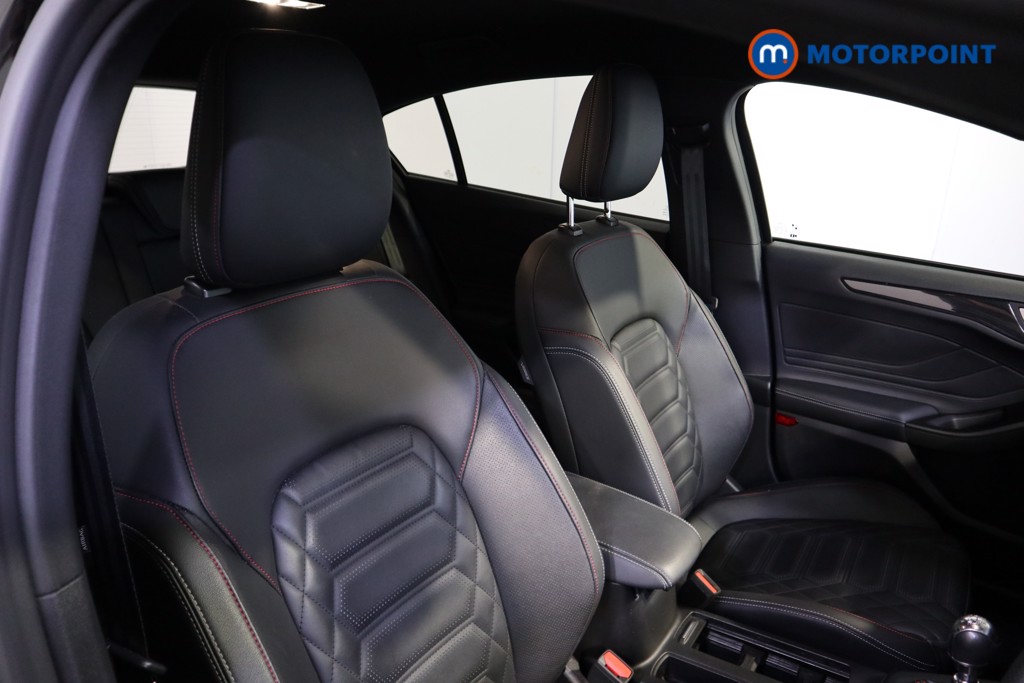 Ford Focus St-Line Vignale Manual Petrol-Electric Hybrid Hatchback - Stock Number (1568263) - 9th supplementary image