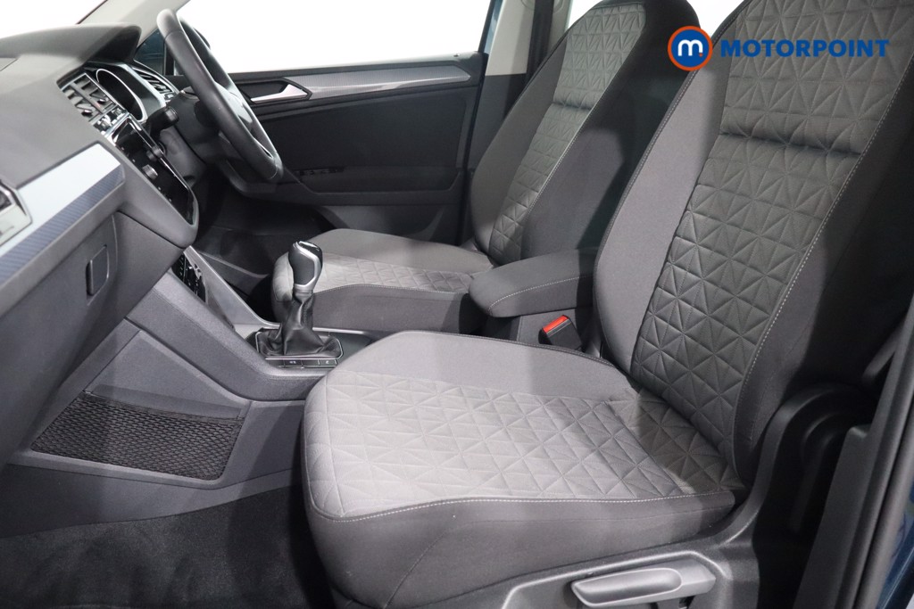 Volkswagen Tiguan Life Manual Petrol SUV - Stock Number (1568810) - 4th supplementary image