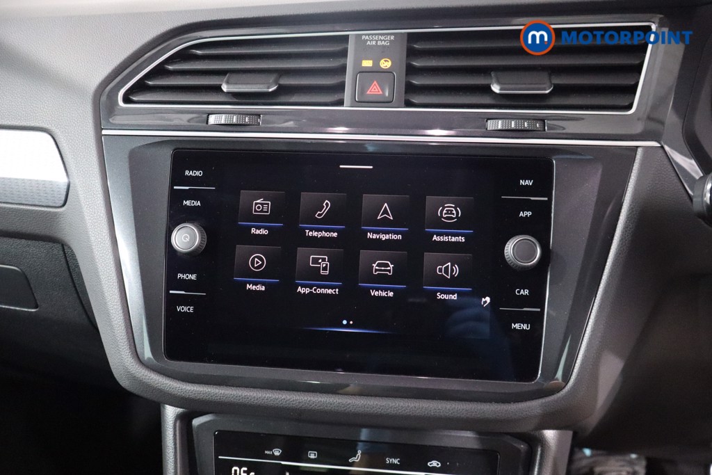 Volkswagen Tiguan Life Manual Petrol SUV - Stock Number (1568810) - 15th supplementary image