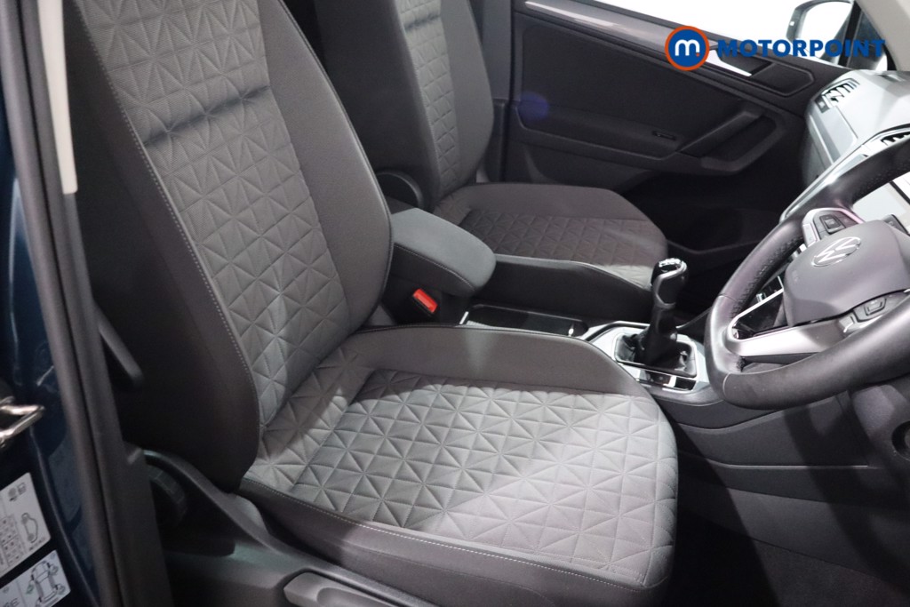 Volkswagen Tiguan Life Manual Petrol SUV - Stock Number (1568810) - 26th supplementary image