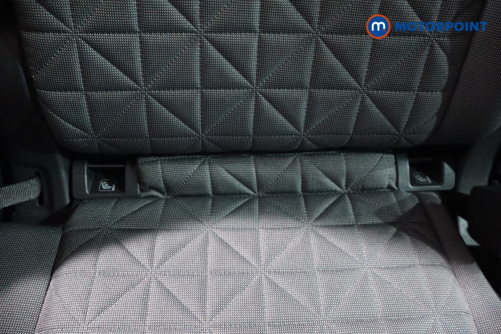 Volkswagen Tiguan Life Manual Petrol SUV - Stock Number (1568810) - 27th supplementary image