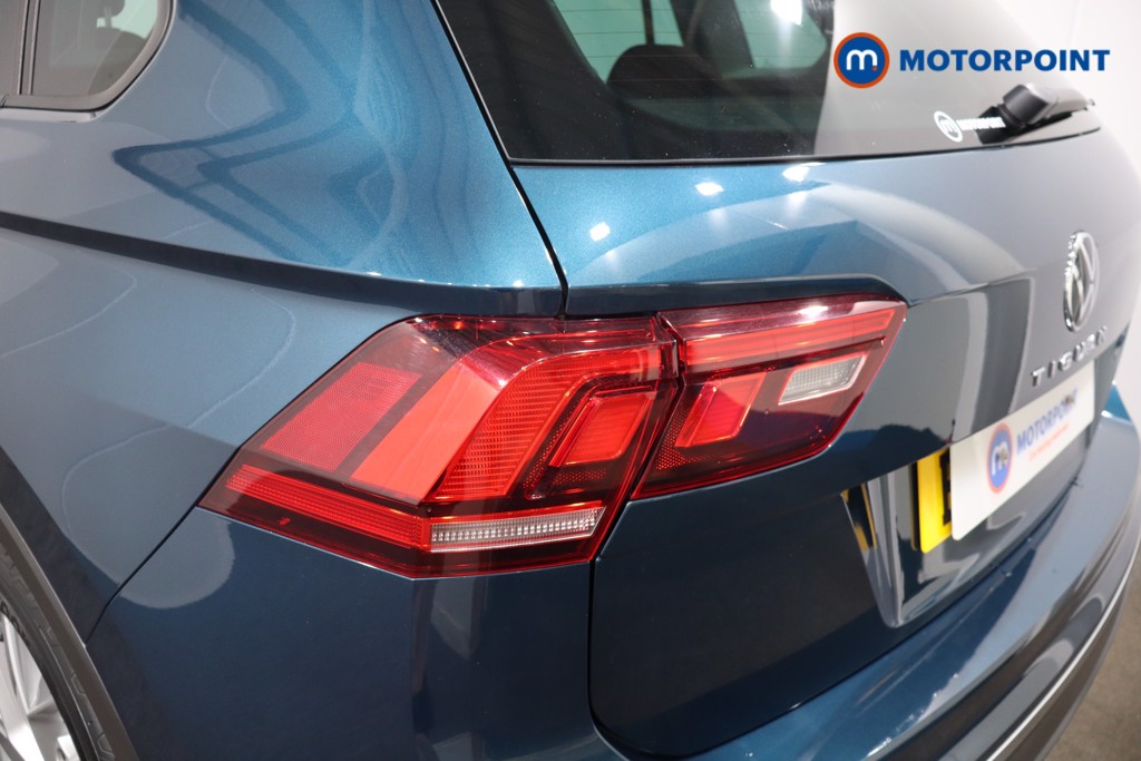 Volkswagen Tiguan Life Manual Petrol SUV - Stock Number (1568810) - 35th supplementary image