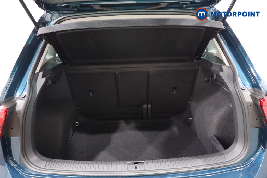 Volkswagen Tiguan Life Manual Petrol SUV - Stock Number (1568810) - 39th supplementary image