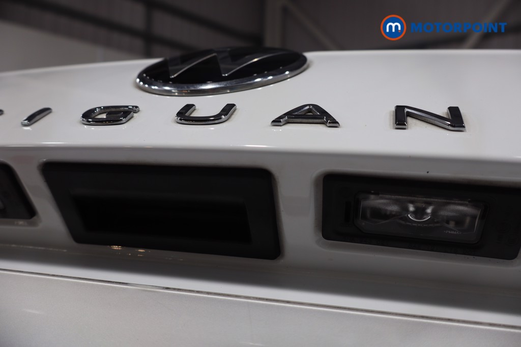 Volkswagen Tiguan R-Line Automatic Petrol SUV - Stock Number (1569248) - 37th supplementary image