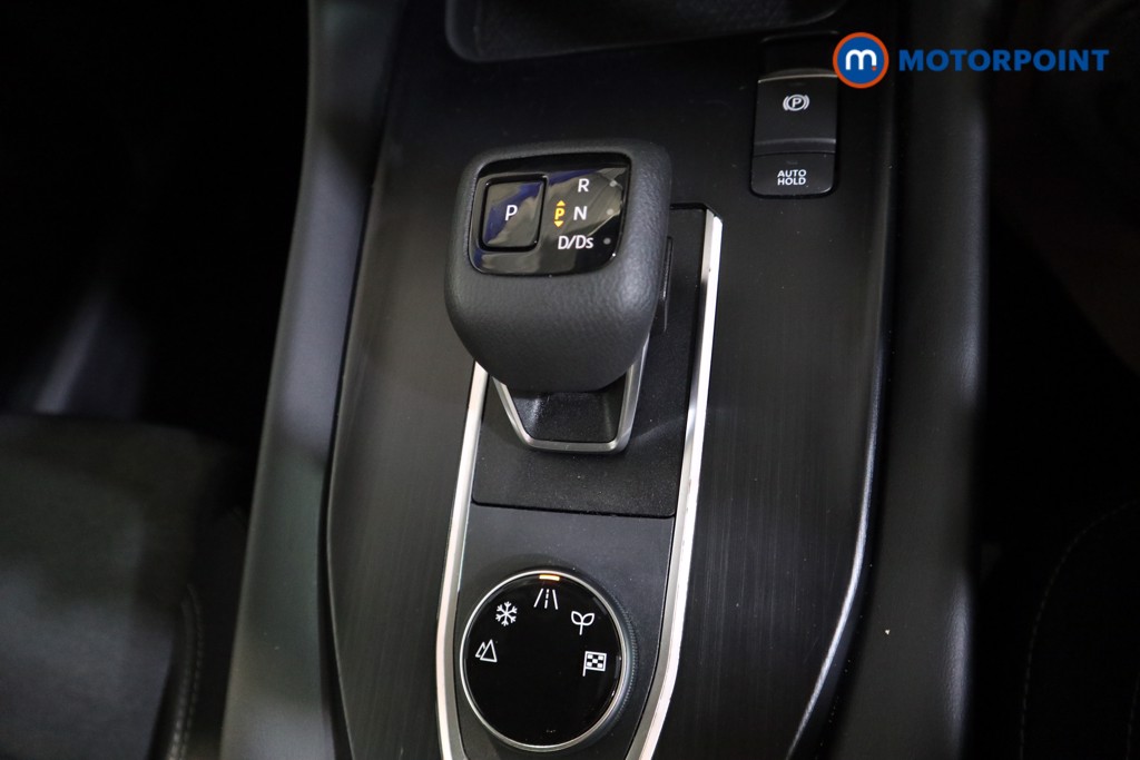 Nissan Qashqai N-Connecta Automatic Petrol SUV - Stock Number (1569289) - 9th supplementary image