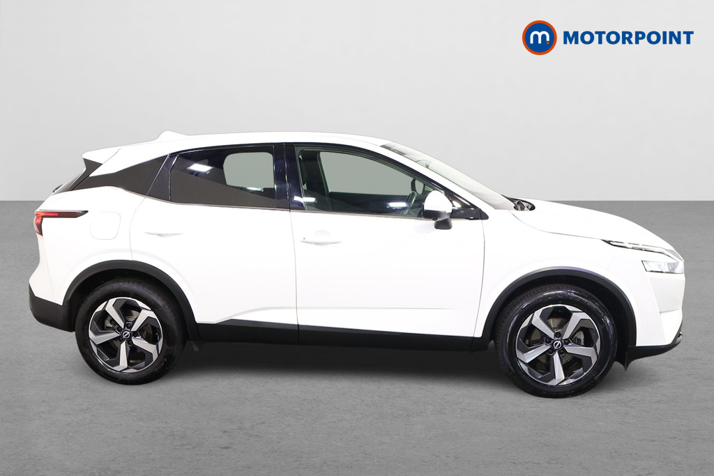 Nissan Qashqai N-Connecta Automatic Petrol SUV - Stock Number (1569289) - Drivers side