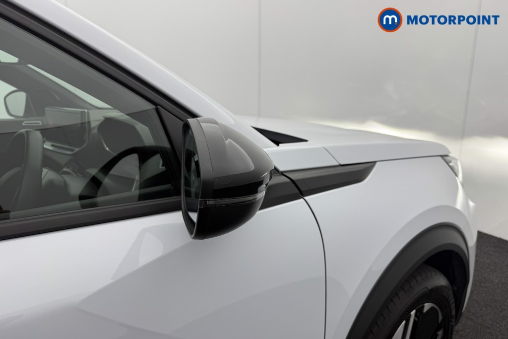 Peugeot 2008 Allure Manual Petrol SUV - Stock Number (1569389) - 15th supplementary image