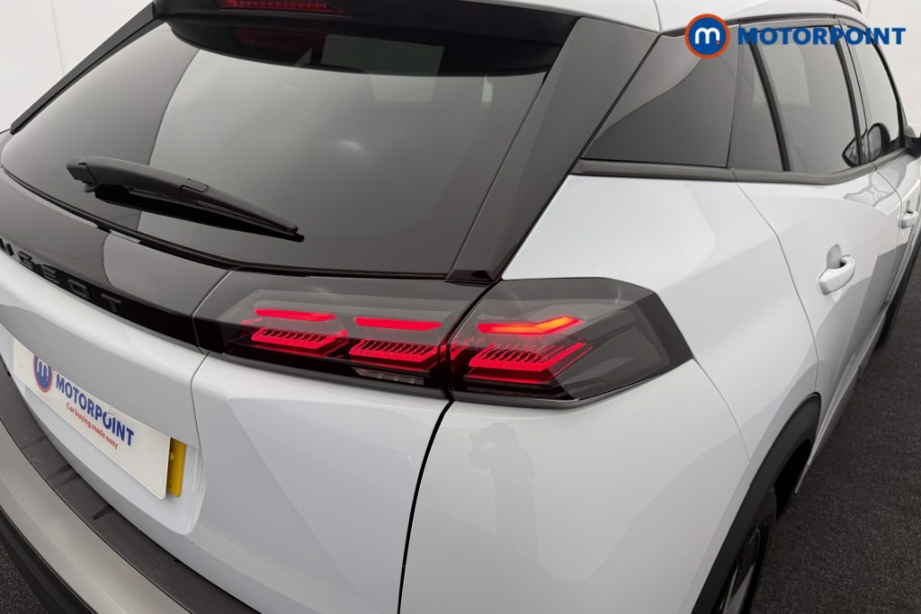Peugeot 2008 Allure Manual Petrol SUV - Stock Number (1569389) - 24th supplementary image