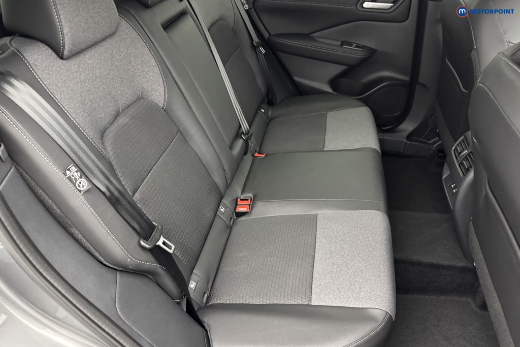 Nissan Qashqai N-Connecta Automatic Petrol SUV - Stock Number (1569445) - 4th supplementary image