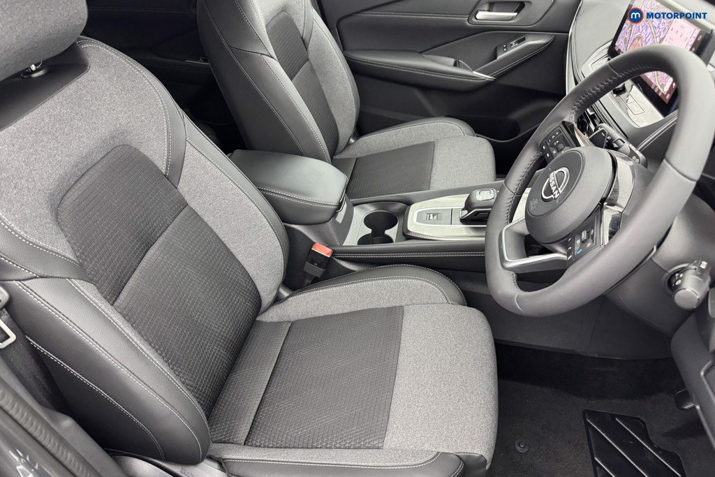 Nissan Qashqai N-Connecta Automatic Petrol SUV - Stock Number (1569445) - 5th supplementary image