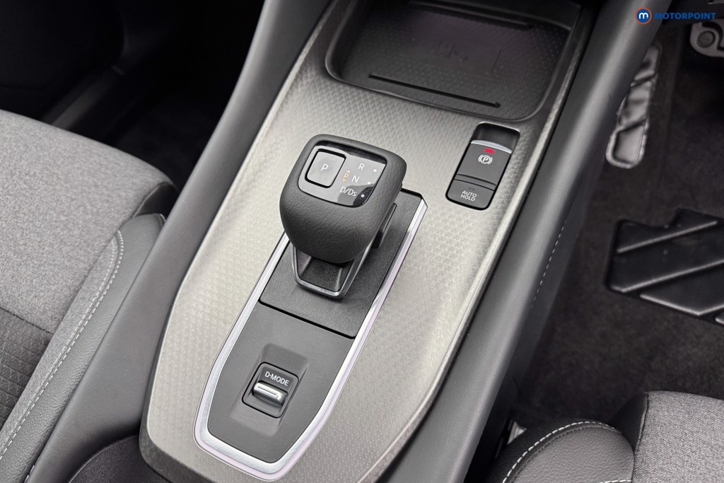 Nissan Qashqai N-Connecta Automatic Petrol SUV - Stock Number (1569445) - 15th supplementary image