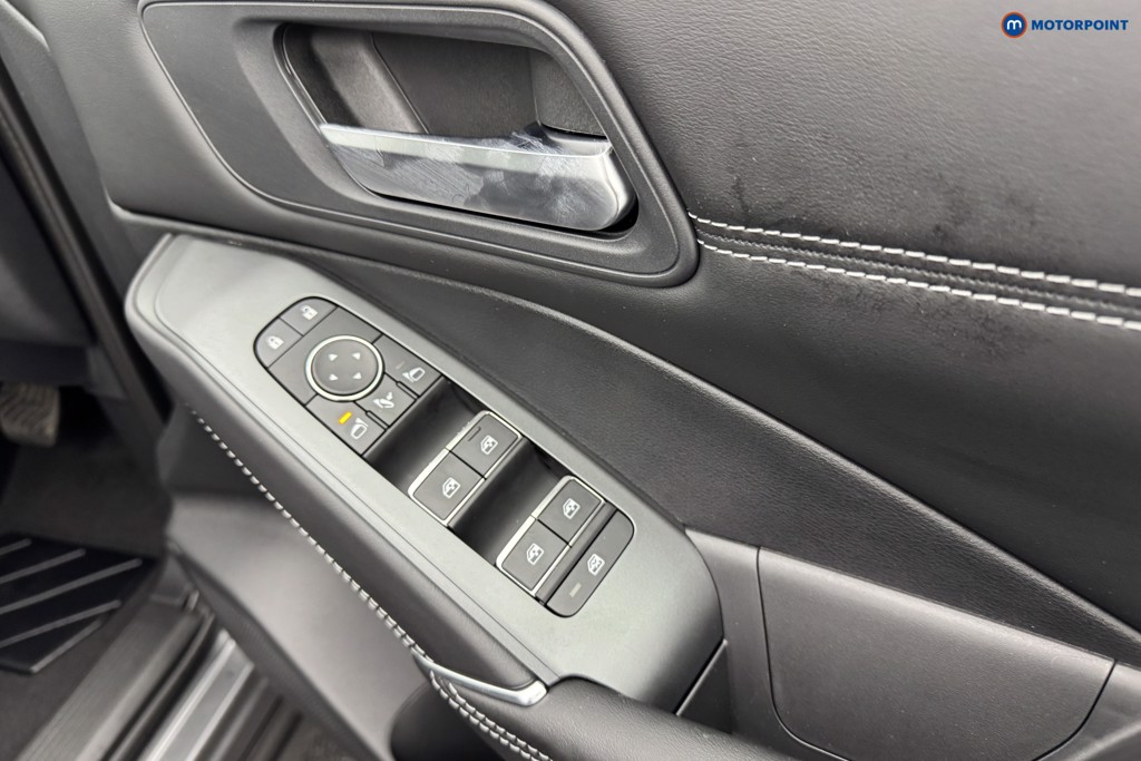 Nissan Qashqai N-Connecta Automatic Petrol SUV - Stock Number (1569445) - 23rd supplementary image