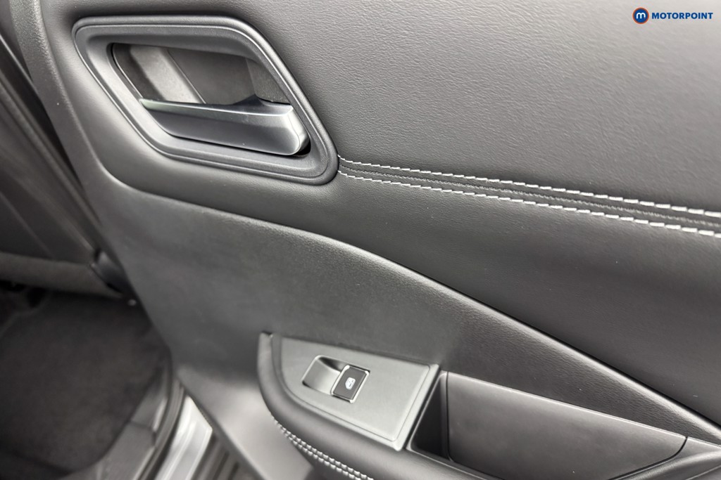 Nissan Qashqai N-Connecta Automatic Petrol SUV - Stock Number (1569445) - 25th supplementary image