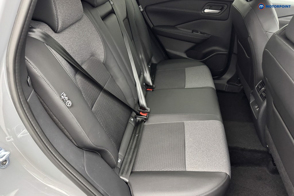 Nissan Qashqai N-Connecta Automatic Petrol SUV - Stock Number (1569457) - 4th supplementary image