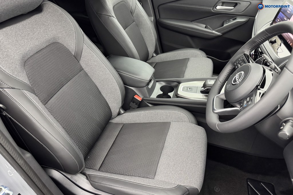 Nissan Qashqai N-Connecta Automatic Petrol SUV - Stock Number (1569457) - 5th supplementary image