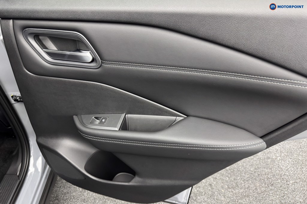 Nissan Qashqai N-Connecta Automatic Petrol SUV - Stock Number (1569457) - 23rd supplementary image