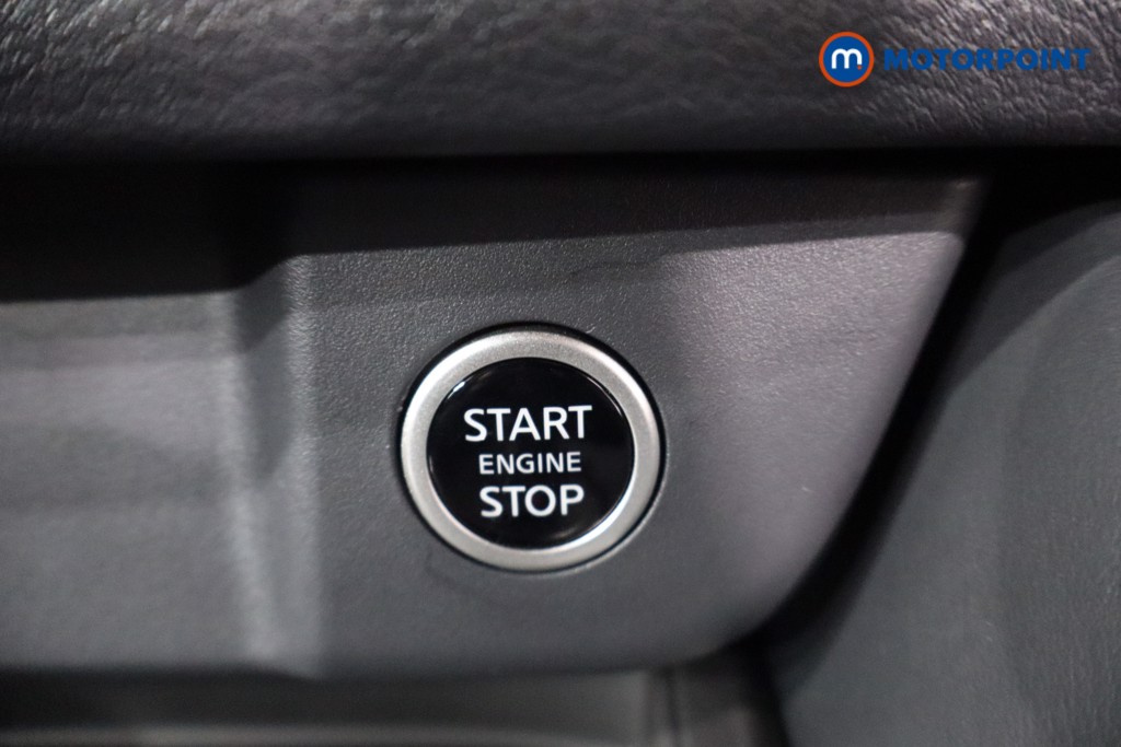 Nissan Qashqai N-Connecta Automatic Petrol SUV - Stock Number (1569604) - 13th supplementary image