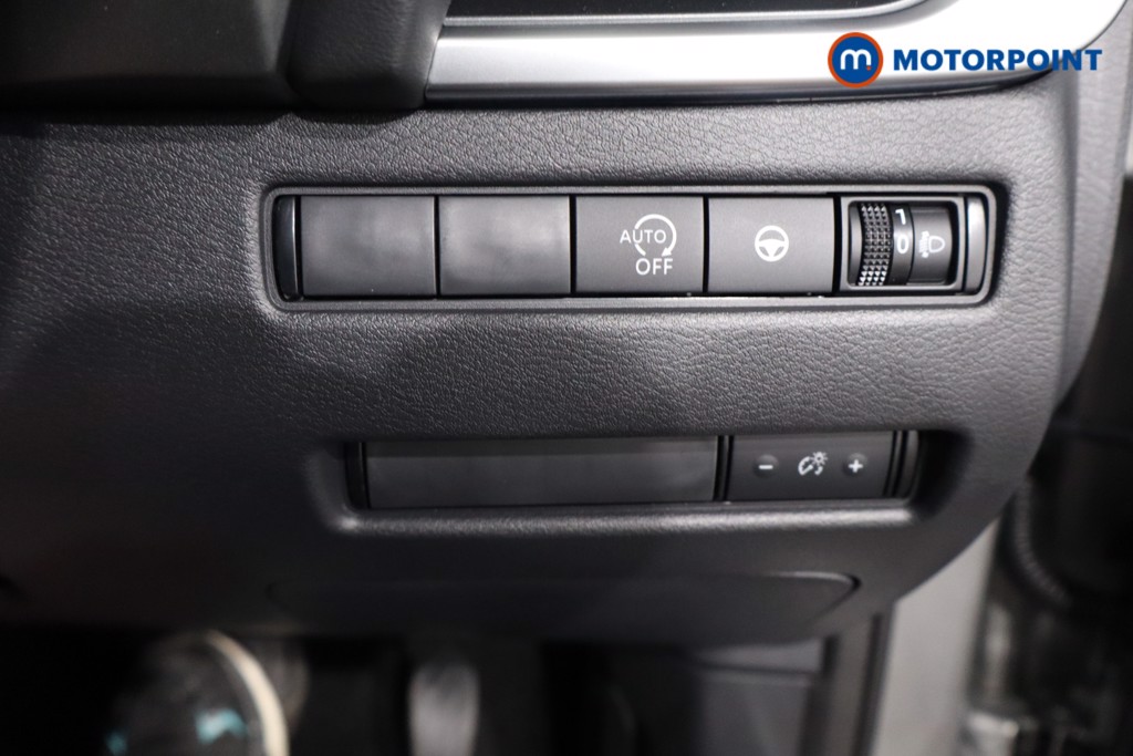 Nissan Qashqai N-Connecta Automatic Petrol SUV - Stock Number (1569604) - 22nd supplementary image